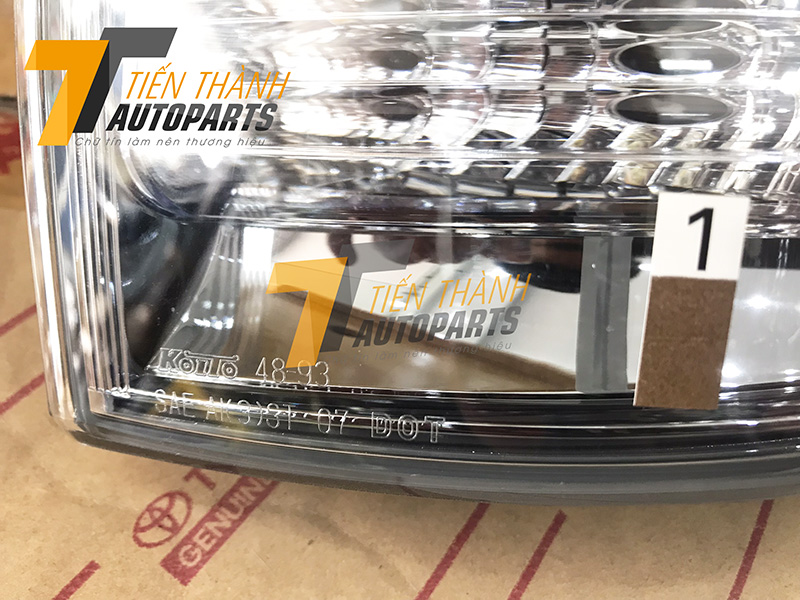 Đèn hậu Lexus RX350 2010 (RH)
